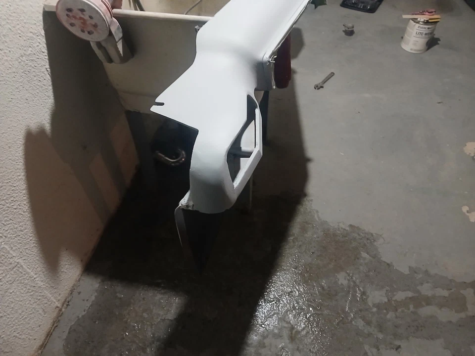 1973 年 Oldsmobile Delta 88 前下帷幔镀铬装饰 — 第 3/4 张图片