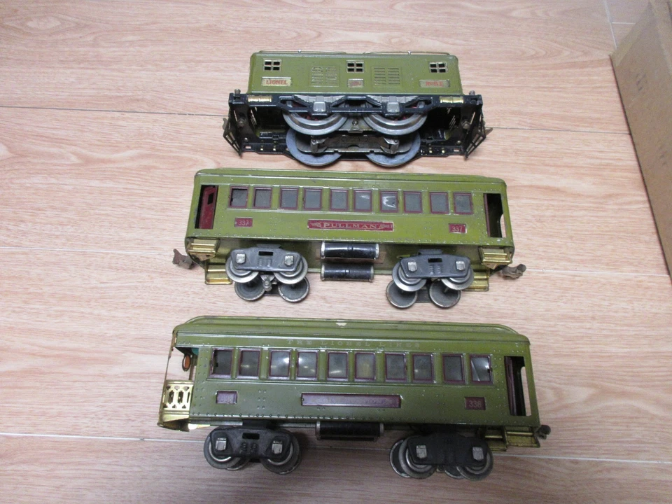 Standard Gauge LIONEL 8E ELECTRIC LOCOMOTIVE w/ 337 & 338 PASSENGER Cars O.B. - Image 2 of 4