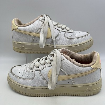 Nike AF1 Turnschuhe Kinder Größe UK 3,5 Air Force 1 Low Weiß Leder Schuhe Siehe Bilder