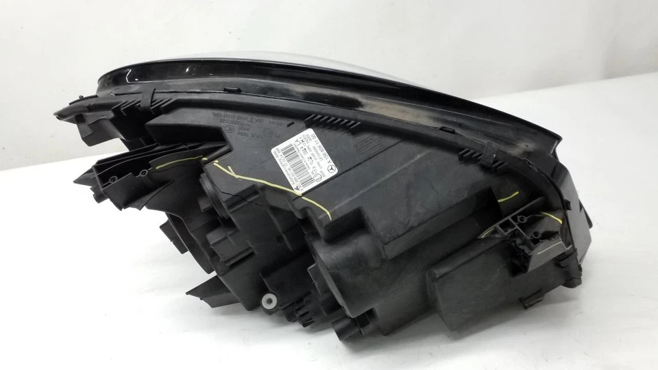 MERCEDES GLA 2014-2020 Scheinwerfer Headlight A1569061100 - Bild 2 von 4