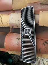 Calandre Volvo 460