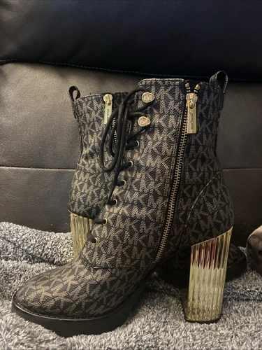 Stivali di design Michael Kors Porter con lacci con logo nero oro