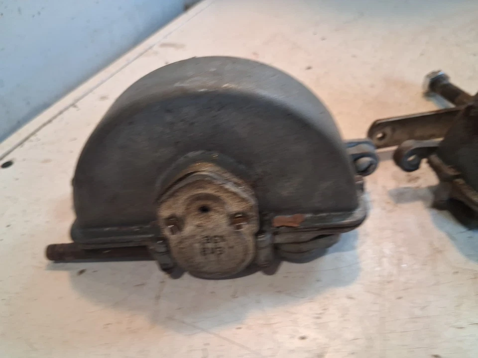 Brazo limpiaparabrisas International Scout 800 motorizado por vacío izquierdo y derecho Foto 3 de 4