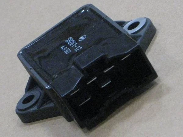 Genuine HONDA NIGHT HAWK CB750 CB1000F Regulator Rectifier 31600-MS2-601 - Image 2 of 3