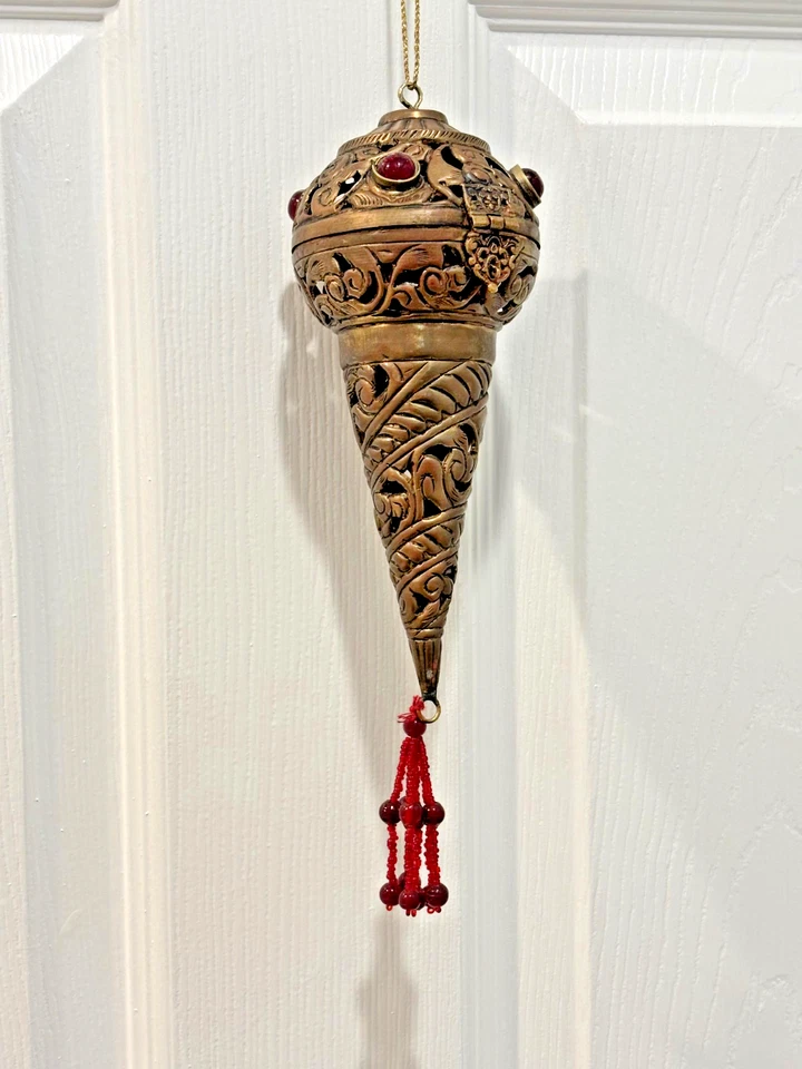 ÚNICO COLGANTE VINTAGE MARROQUÍ CON JOYAS LATÓN CÓNICO 7,5" RELIEVE GRABADO Foto 4 de 4