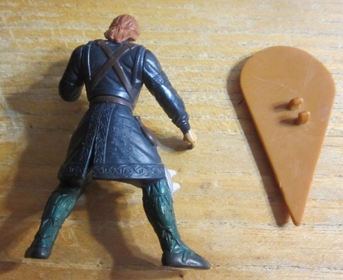 Brave Knight Bowen DragonHeart 1996 Hasbro 3.25" Action Figure w/Shield USED - Picture 2 of 3