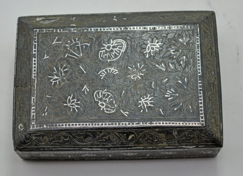 Antiguo Joyero de Hierro Original Antiguo Hecho a Mano Fino Grabado Incrustación de Plata Foto 4 de 4