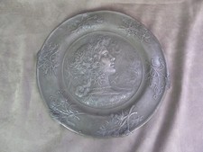 CHARLES DESVERGNES. ASSIETTE décorative en étain. ART NOUVEAU.