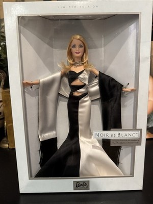 Noir Et Blanc Barbie Doll BFC Club 2002 Mattel MINT NRFB