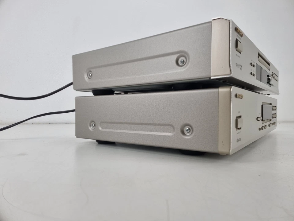 DVD player Onkyo DV-SP402E - T-4211 FM sintonizador estéreo/AM - Imagem 3 de 4