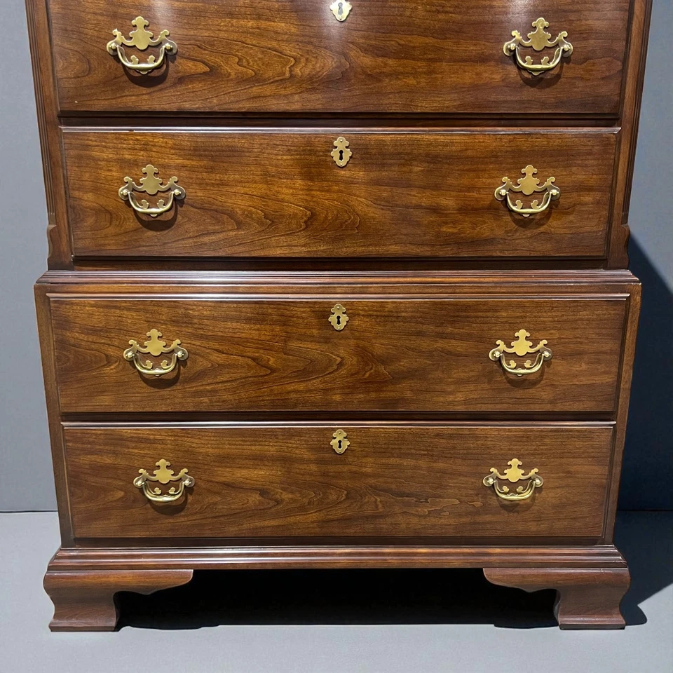 Juego de Dormitorio Drexel Townsend - Cómoda Highboy Cereza Vintage, Cómoda Baja, Noche Foto 4 de 4