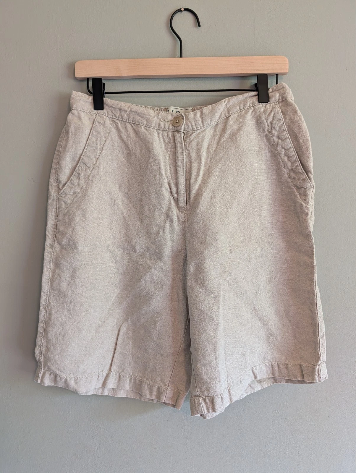 LL Bean Linen Shorts Beige Oatmeal Outdoors Granola Girl Gorp Hike Urban Travel