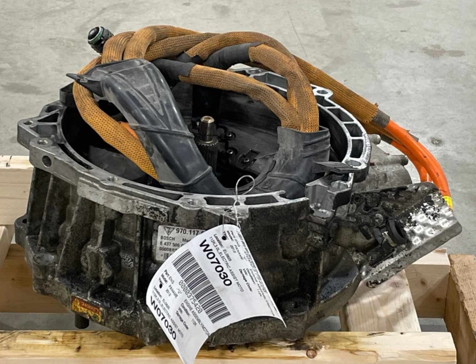 2012 Porsche Panamera Hybrid OEM Electric Assist Motor 112K 97011701001 - Imagem 2 de 4