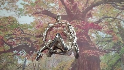 The Girl on the Circle of Roses 925 Silver Pendant - Handcrafted Production