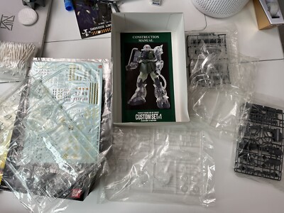BANDAI PG MS-06 ザク II CUSTOM SET #1 クリア BANDAI PG MS-06 ZAKU II CUSTOM SET #1#2 Clear Body & Weapons