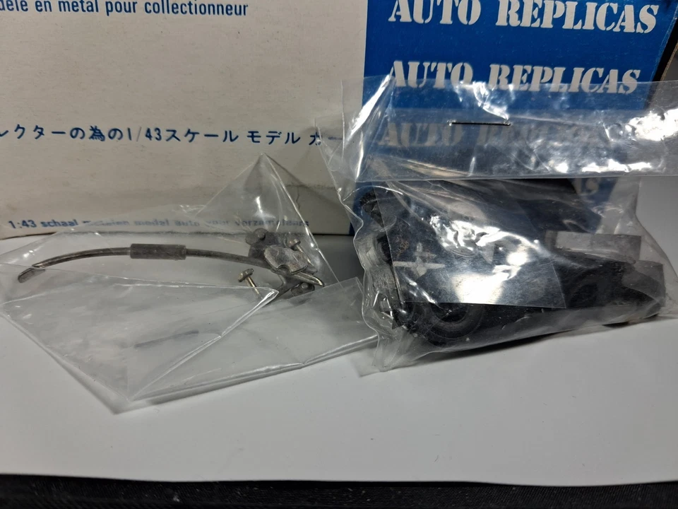 KIT AUTO REPLICAS MASERATI 8 CM SCALA 1/43 - Immagine 4 di 4