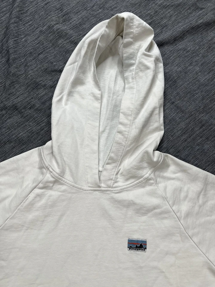 Moletom com capuz Patagonia feminino XL branco algodão orgânico logotipo pulôver raglan - Imagem 2 de 4