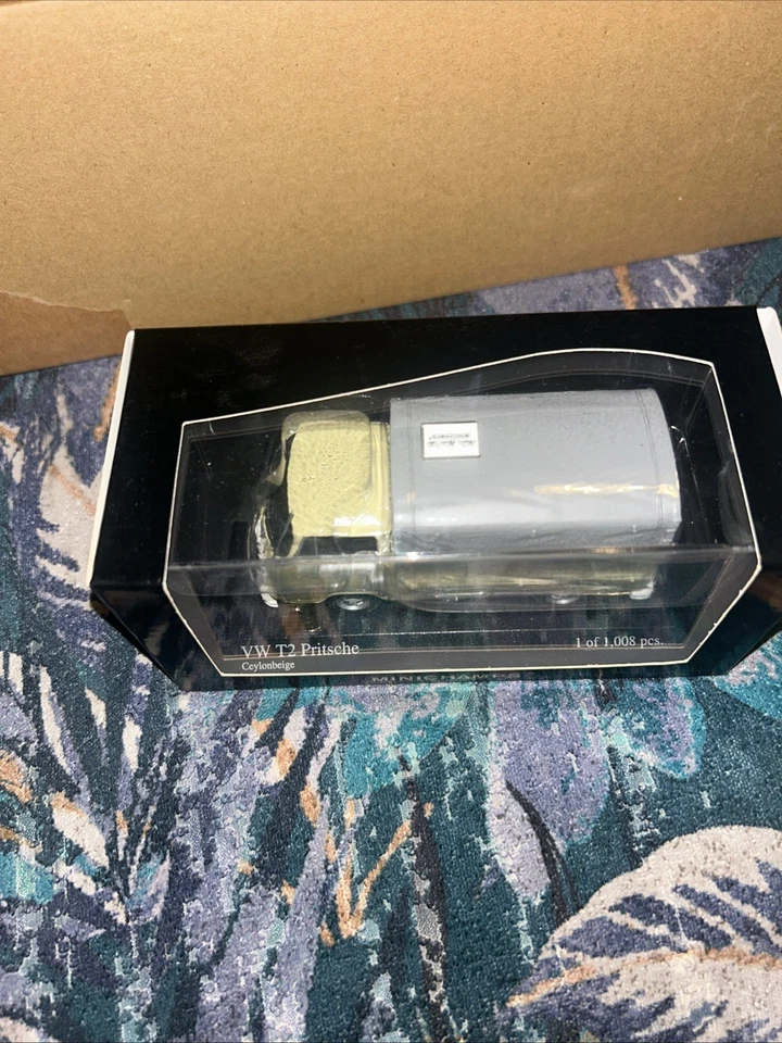 RARE EARLY MINICHAMPS 1/43 VW T2 PRITSCHE 1972 Beige 400053204 - Image 3 of 4