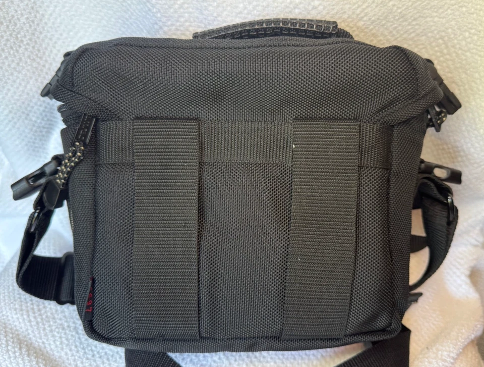 Bolsa para 7 cámaras TAMRAC 5697 NEGRA DIGITAL con correa Foto 2 de 4