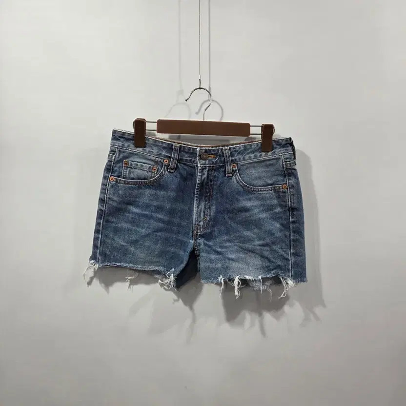 Levi's 571 Women's Denim Shorts Size 73/84 Excellent