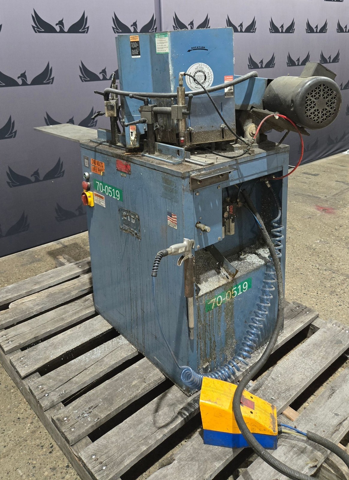 CTD D22-30 DUAL MITER SAW USED