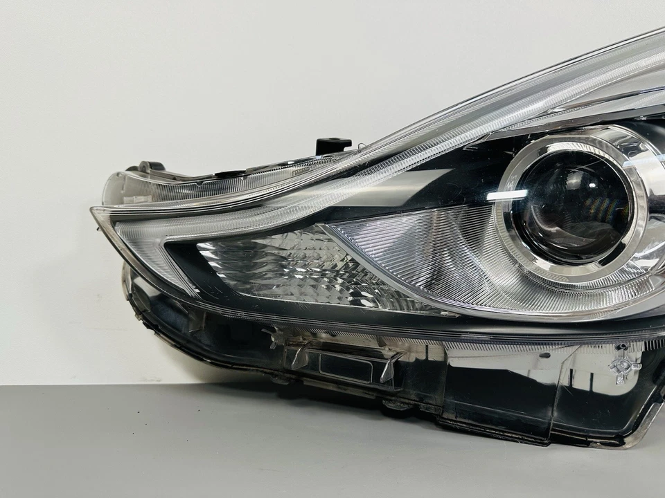 Toyota Prius V 2015 2016 2017 2018 faros plateados LED LH conductor izquierdo OEM Foto 3 de 4