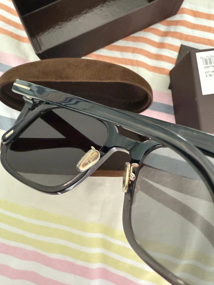 Classic Black Tom Ford Sunglasses - image 3 of 4