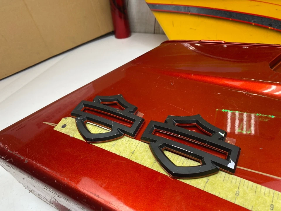 🔥OEM Harley CVO Touring Emblemas de tanque de gasolina Denim Negro y Naranja Genuino🔥 Foto 4 de 4