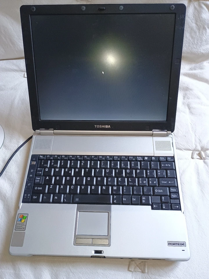 Windows XP Pro Vintage Mini Laptop Toshiba Portege M300 Intel Centrino 120GB Win - Immagine 2 di 3