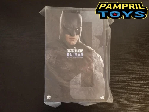 Figurines et statues de télévision, de film et de jeu vidéo Hot Toys avec batman