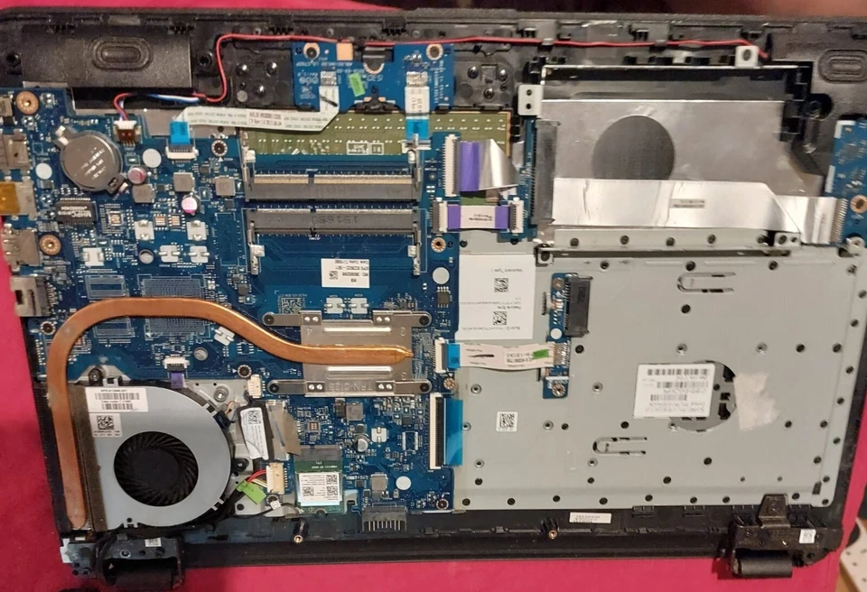 Hp Pavalion model 15-ba054sa , Motherboard model 823922-501 - Image 3 of 4