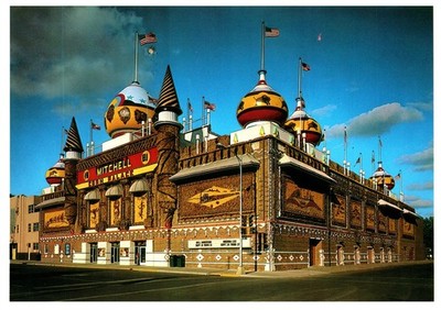 Vintage Postcard 1981 Mitchell Corn Palace South Dakota Moorish Dome Artwork
