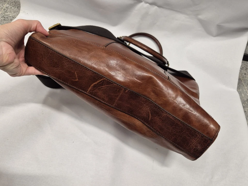 FOSSIL DILLON PILOT BAG cognac 41x35x9cm leather handles laptop strap section - Image 4 of 4