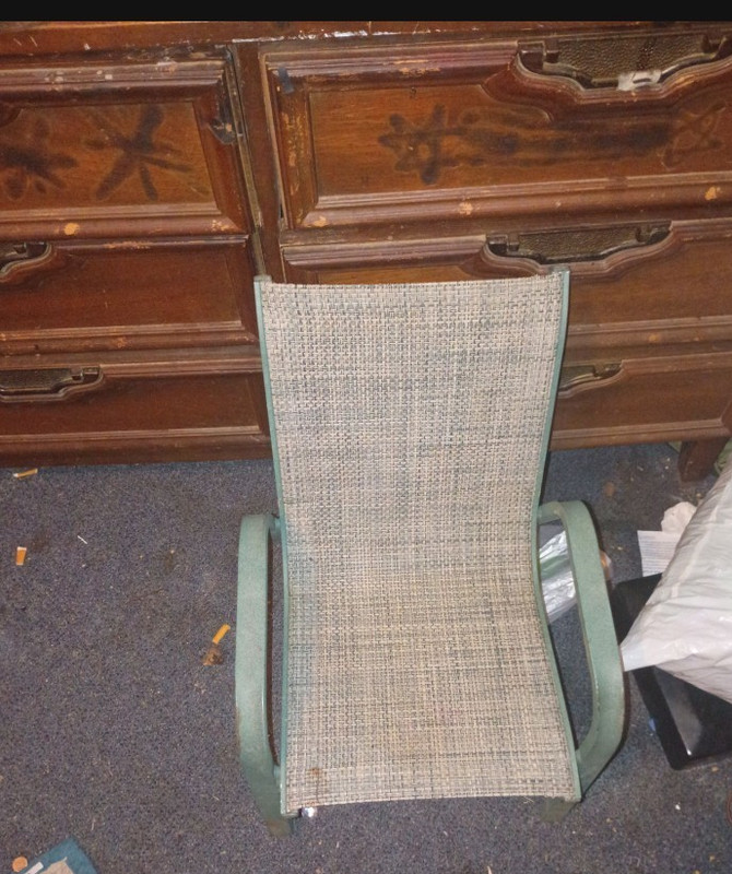 Beige Textilene Mesh Sling Kids Patio Chair w/ Green Metal Arms & Armrests