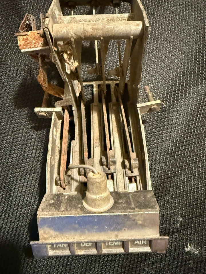 1963 1964 Chevrolet Impala Bel air Biscayne HEATER AIR CONTROLS 3000175 Oem - Image 3 of 4