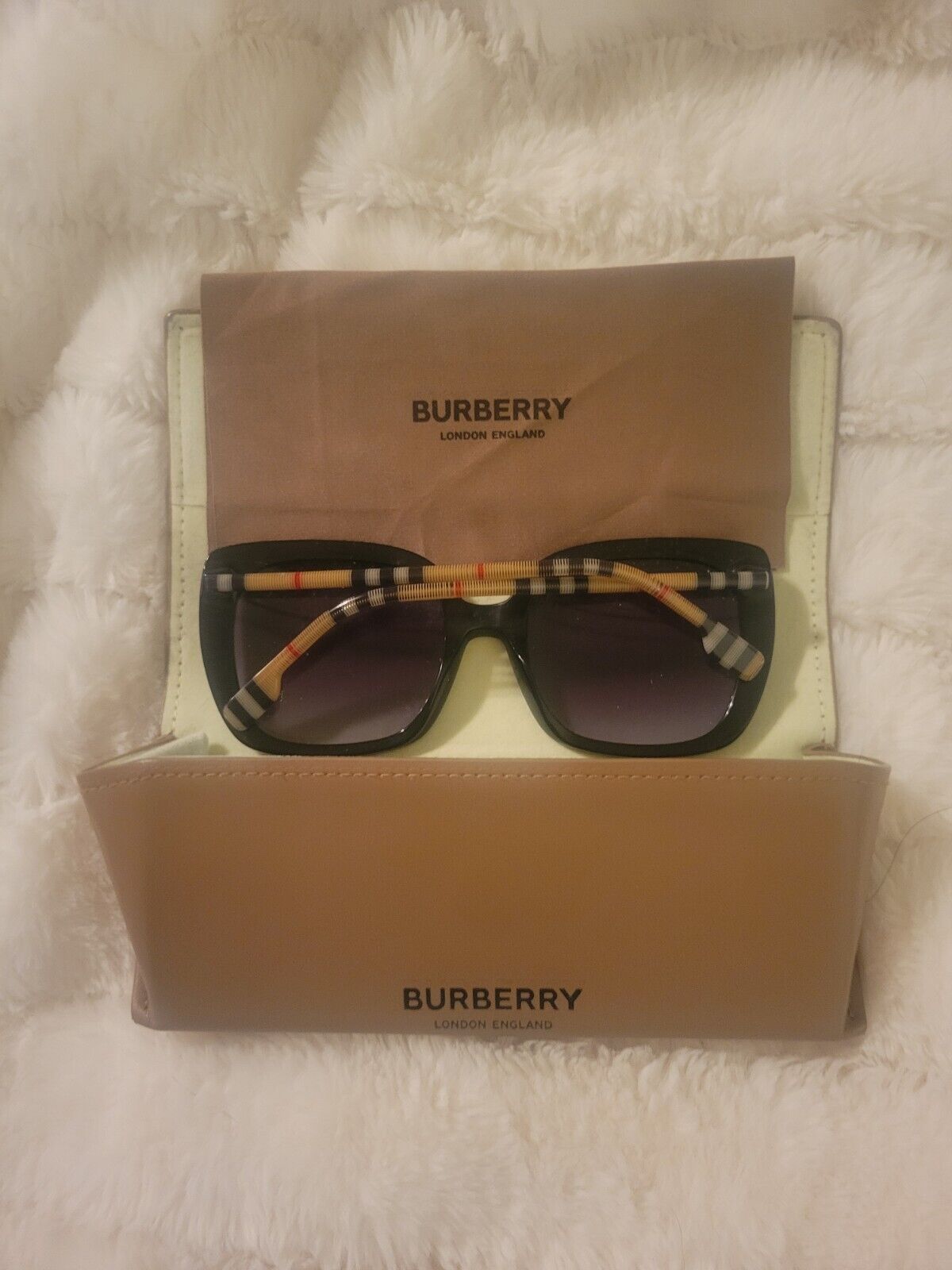 burberry sunglasses women authentic used - image 1