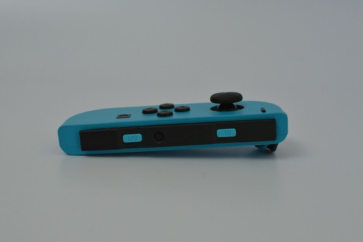 Joy-Con Grip - REFURBISHED