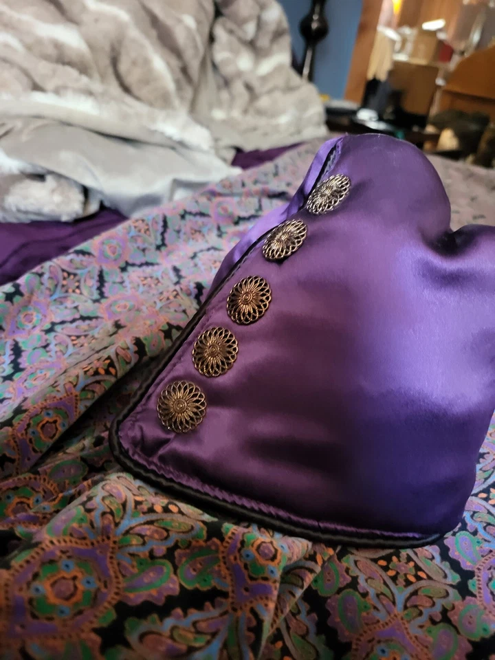 BURNING MAN! Lindo roupão vintage de veludo da realeza. Tecido exclusivo de Halloween 60" - Imagem 3 de 4