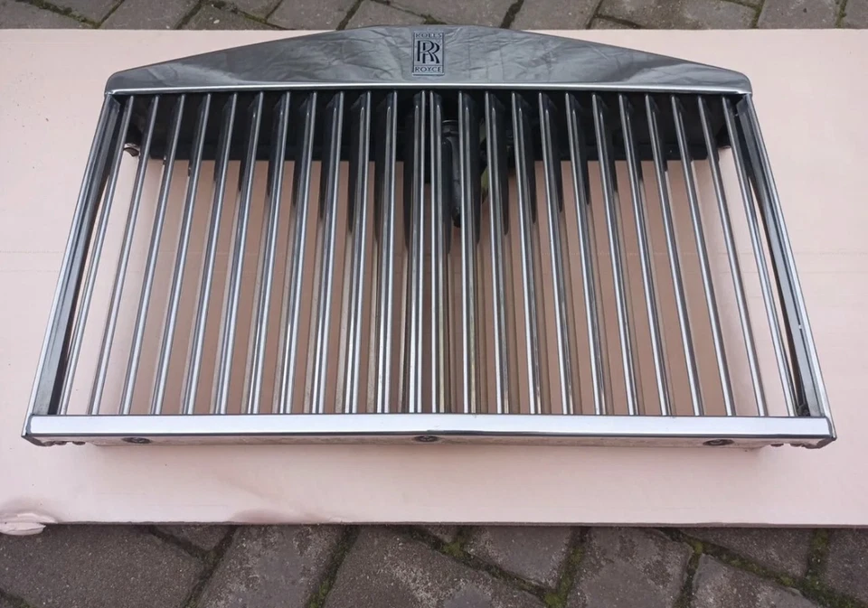 Rolls Royce Grill Silver Spirit / Silver Spur - Image 2 of 4