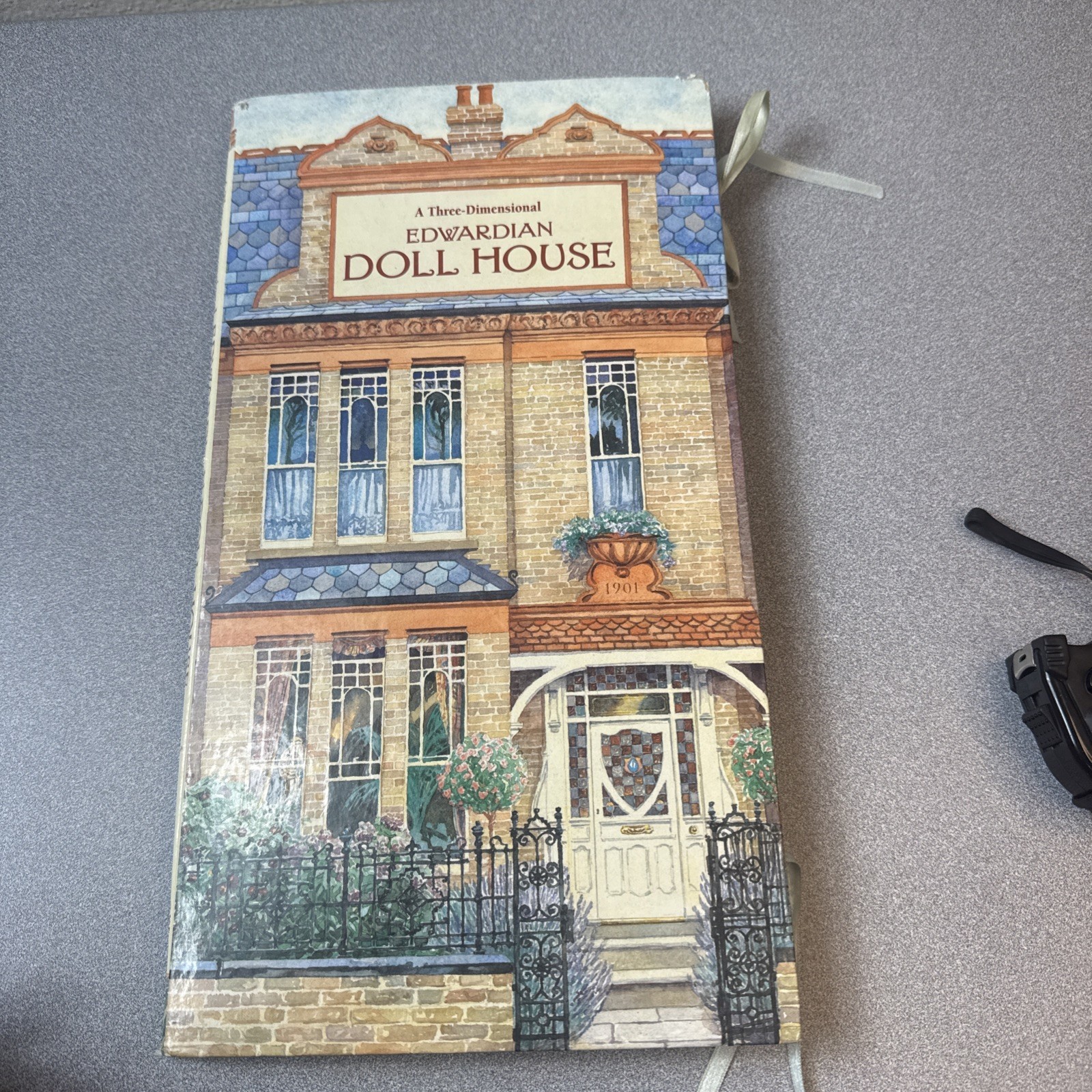VINTAGE 1995 THREE DIMENSIONAL EDWARDIAN DOLL HOUSE  POP-UP 