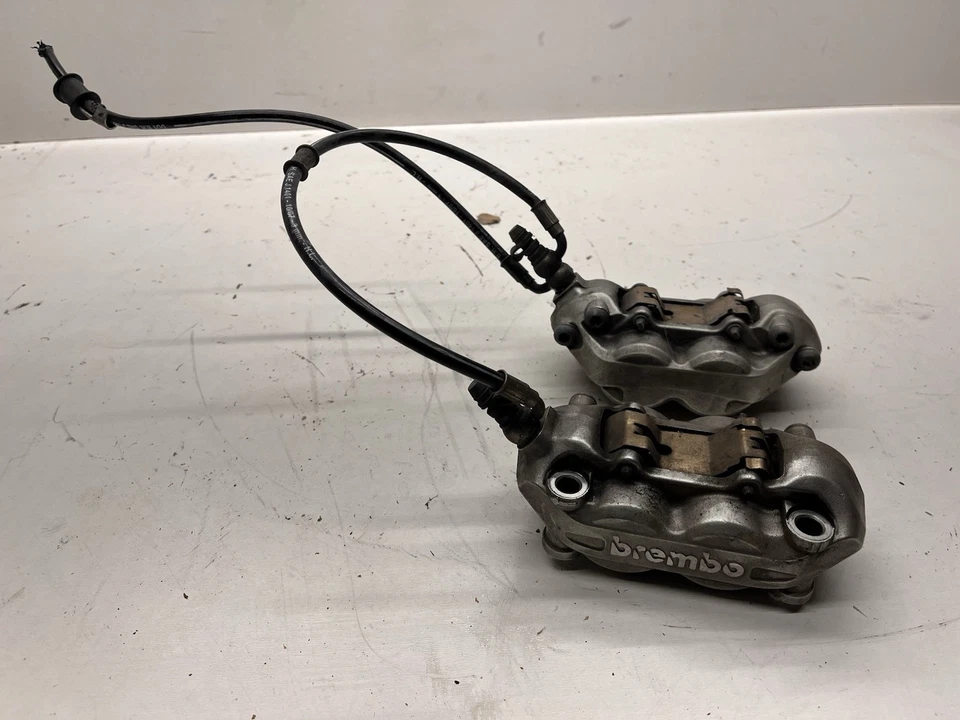 Juego de pinzas de freno delanteras Ducati 848 2008-2013 par Brembo derecha izquierda plateadas Foto 3 de 4