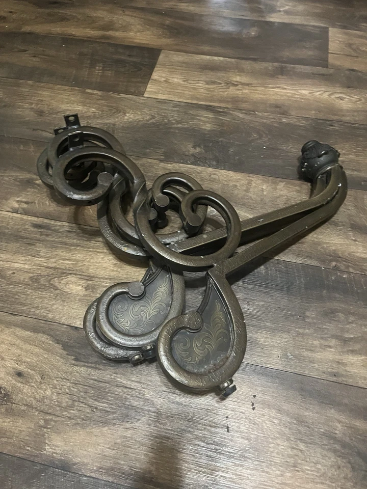 Mesa de madera real con patas de hierro Foto 2 de 3