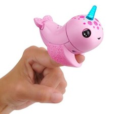 Fingerlings Interactive Baby Narwhal Rachel Light Up Collectable Pet WowWee 2019