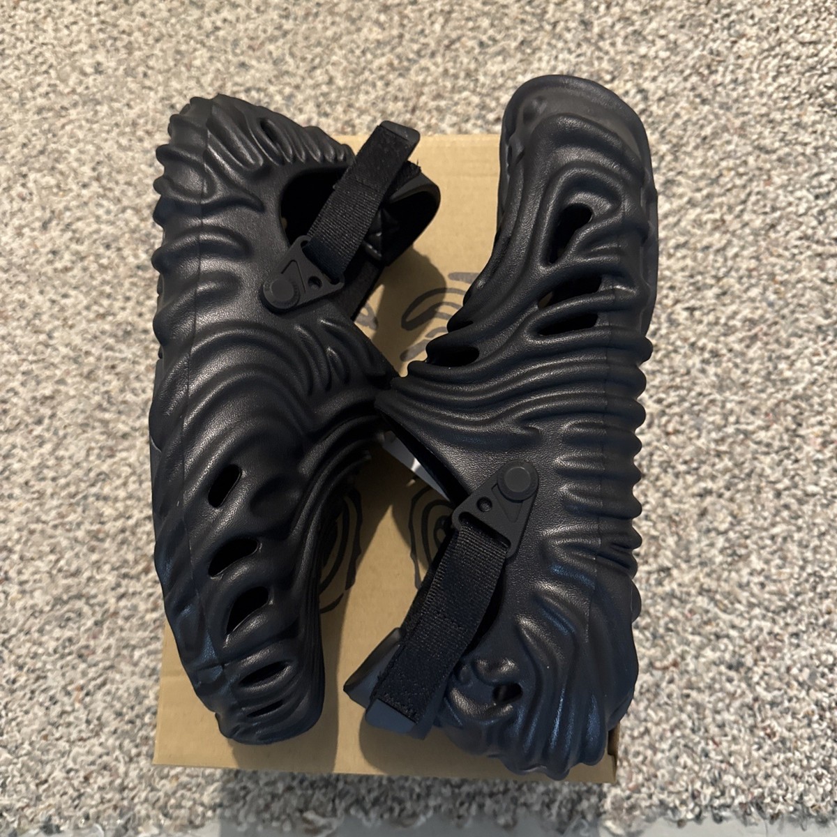 Size 10 - Salehe Bembury Crocs The Pollex Clog Sasquatch  display picture 2