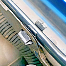 FIT SKODA BONNET STAY RETAINING CLIPS PLASTIC HOLDER FOR ROD ARM STRUT X 2