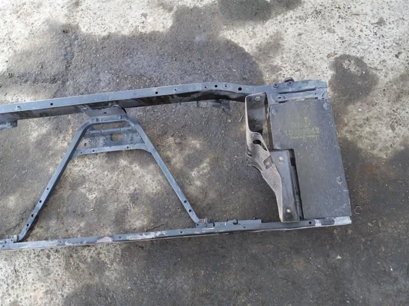 Soporte núcleo radiador 07-09 Chevrolet Avalanche 1500 20805487 Foto 3 de 4