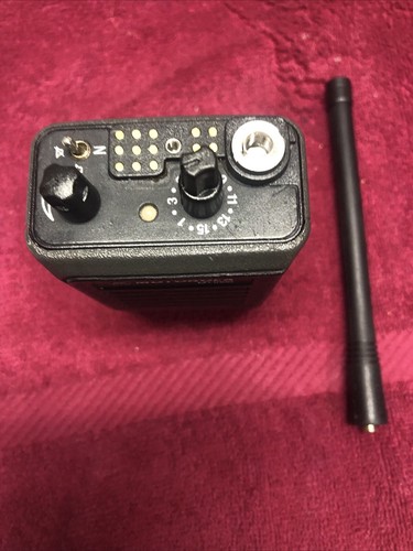 Motorola MT1000 VHF 16Ch. 146 To 174 MHz.With New Antenna Tested &Working 100 % - Picture 2 of 6