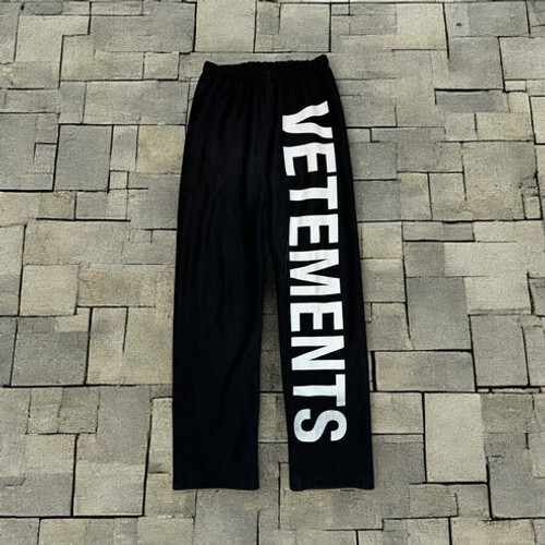 【関税&送料込】Vetements Black Cotton Blend Oversize Sweats VETEMENTS | BAGGY SWEATPANTS