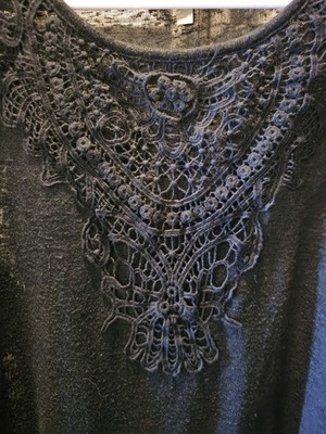 August Silk Knits Women's Black Front Applique Size XL