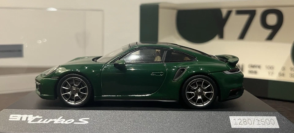 Porsche 911 Turbo S 992 Spark 1 43 Irish Green - Immagine 3 di 4